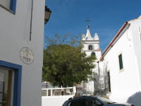 Blick von der Rua do Pior auf die Kirche