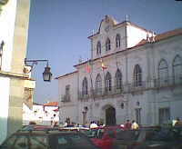 Rathaus mit den r&ouml;mischen Thermen